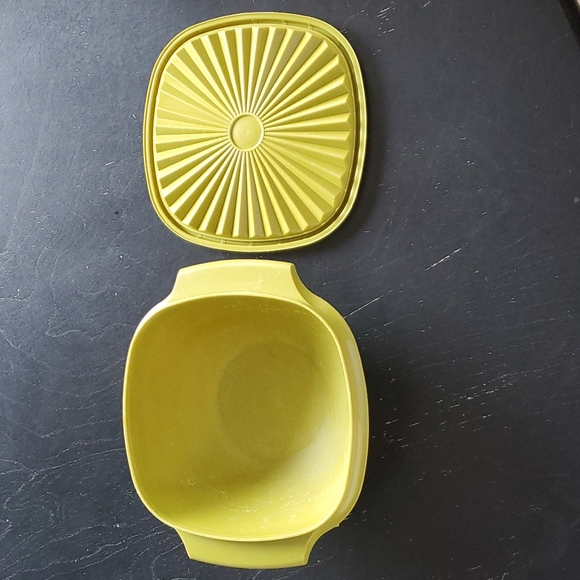 Tupperware - Picture 4 of 6